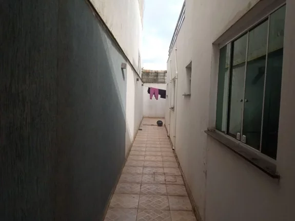 Imagem Casa com 2 dormitórios à venda por R$ 550.000 - Jardim Quaresmeira - Suzano/SP