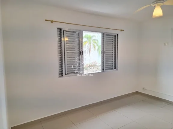 Imagem Imperdível oportunidade, apartamento de 2 quartos sem mobília na rua mais desejada do Guarujá-SP - 65m² - 1 vaga de garagem
