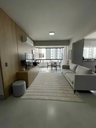 Imagem Apartamento mobiliado com 2 dormitórios sendo 1 suíte e 1 vaga no centro de Balneário Camboriú