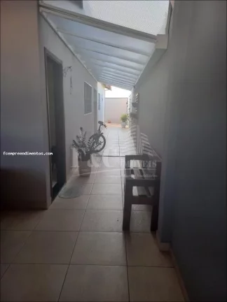 Imagem Casa para Venda em Limeira, Villa Fior, 2 dormitórios, 1 suíte, 1 banheiro, 2 vagas