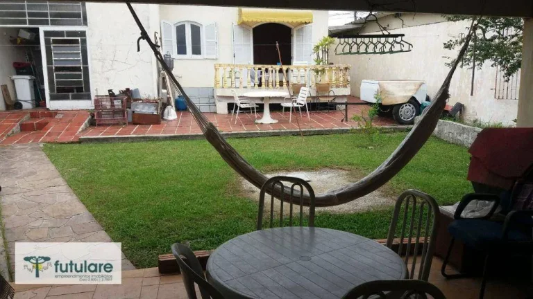Imagem Casa com 4 dormitórios à venda, 380 m² por R$ 950.000,00 - Xaxim - Curitiba/PR