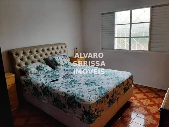 Imagem Casa com três dormitórios sendo 1 suíte e 5 vagas de garagem no bairro Vila Leis em Itu SP