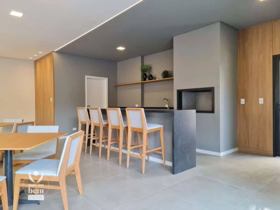 Imagem Apartamento com 2 quartos (1 suíte), 2 vagas de garagem, sacada com churrasqueira à venda por R$ 758.000 - Água Verde - Curitiba/PR