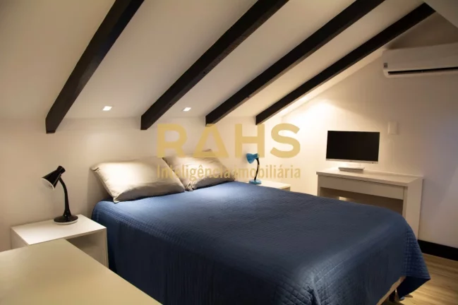 Imagem Linda residência em localização priveligiada no bairro América, pronta para ser sua! Casa de 439...