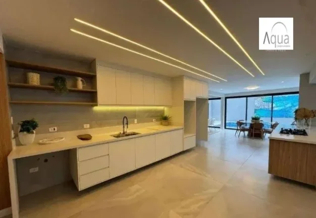 Imagem Casa para Venda em Praia Grande, Canto do Forte, 3 dormitórios, 3 suítes, 2 banheiros, 5 vagas