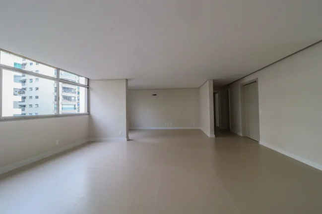 Imagem Apartamento 235 M², 3Q, 3 Suítes, 5 Banheiros, 3 Vagas, Jardim, Playground, Salão de festas, Espaço gourmet, Próximo estação do metrô.