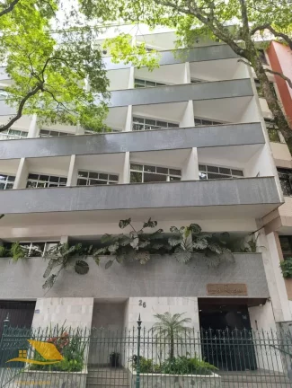 Imagem Vendo Apartamento no Centro com 3 Quartos Mais Dependência Completa e Garagem