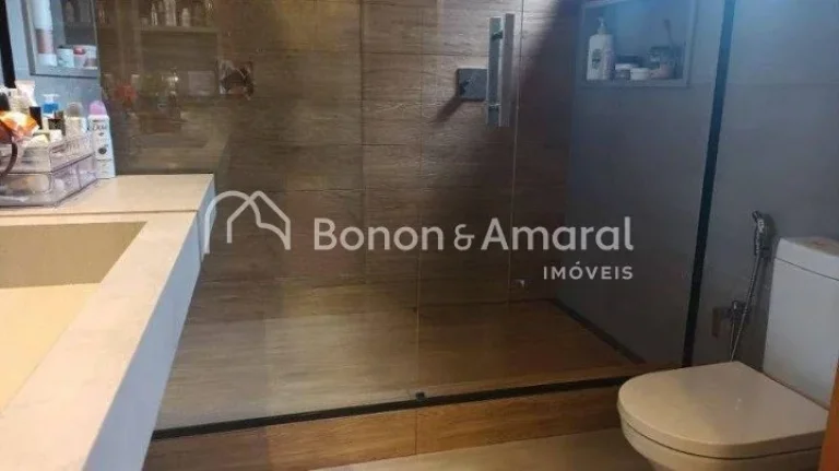 Imagem Linda e espaçosa casa com sala de estar, sala de jantar, cozinha, copa, lavabo, varanda gourmet, ri...