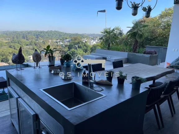 Imagem Casa à venda na Granja Viana com vista para o Golf e 4 suítes COND. FECHADO