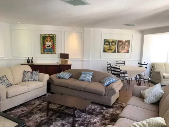 Imagem Cobertura duplex com 4 dormitórios sendo 1 suíte e 2 vagas de garagem em Balneário Camboriú/SC