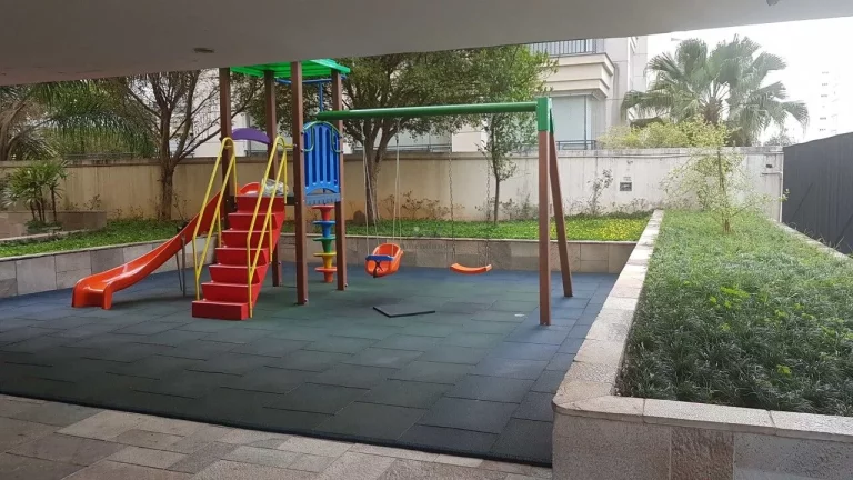 Imagem Apartamento amplo e bem dividido, ensolarado, com living para 02 ambientes, 03 dormitórios sendo 01...
