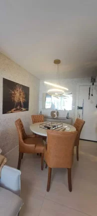 Imagem Apartamento com 2 dormitórios sendo 1 suíte e 1 vaga de garagem em Balneário Camboriú/SC