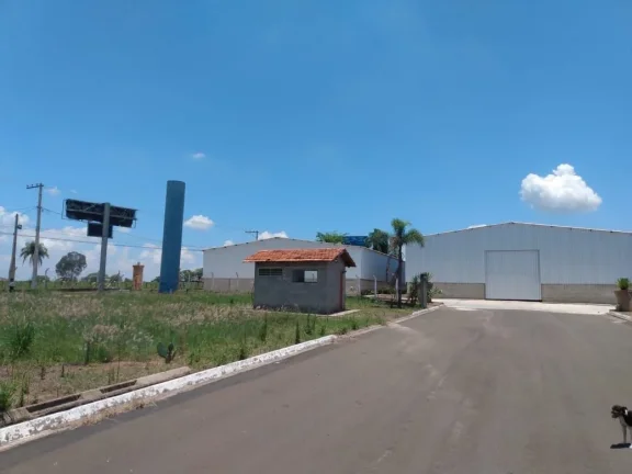 Imagem Barracão novo com excelente localização, frente para rodovia. *, *Área construída: 560 m², . P...
