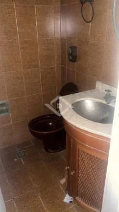 Imagem Apartamento de 3 Quartos para Venda em Copacabana com 103 m²