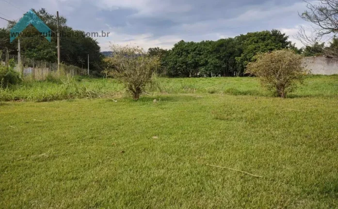 Imagem Chácara com casa e área gourmet à venda em Atibaia