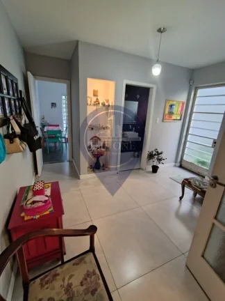 Imagem Imperdível Casa à Venda em São Paulo - 3 Quartos, 1 Suíte, 5 Banheiros, 3 Vagas na Liberdade!