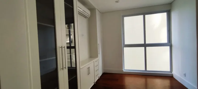 Imagem Apartamento 144 M², 3Q, 1 Suíte, 3º opcional, todo reformado, sala e cozinha gourmet integrados com forno e cooktop, academia, playground, ar split.
