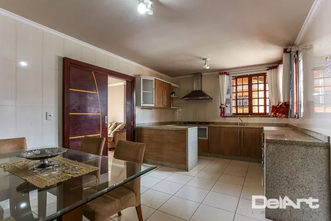 Imagem Residência térrea - Estilo Clássico - (400m2 de construção aproximadamente) - com piscina - 750m2 de terreno - Bairro Bom Jesus