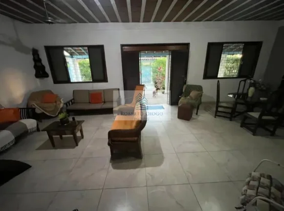 Imagem Imperdível! Casa à venda em Araruama-RJ, Novo Horizonte, 4 quartos, 3 suítes, 1 sala, 4 banheiros, 4 vagas, 163m².