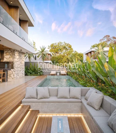 Imagem Planta exclusiva com 243 m² construídos, piscina de 20 m² e terreno de 311 m², com suítes amplas, área gourmet, lounge com lareira, e garagem para 4 carros.
