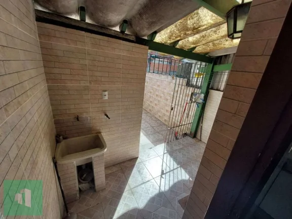 Imagem Sobrado à venda em São Paulo, Parque Bristol, com 2 quartos
