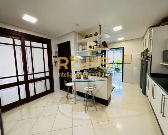 Imagem Casa averbada de alto padrão com privacidade e exclusividade junto à natureza no bairro América a...