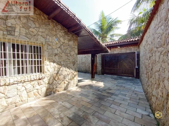 Imagem Imperdível Casa para Locação na Aviação, Praia Grande-SP: 3 Quartos, 3 Suítes, 1 Sala, 5 Banheiros e 5 Vagas de Garagem!