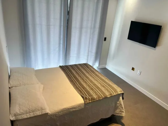 Imagem Casa com 4 suítes sendo 1 master e 4 vagas de garagem - Campeche em Florianópolis/SC