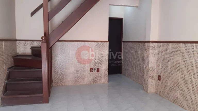 Imagem Casa tríplex a venda em condomínio com 3 quartos no Peró - Cabo frio