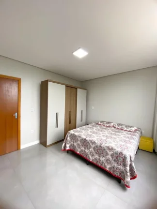 Imagem Triplex à venda, com 3 quartos, 130m²