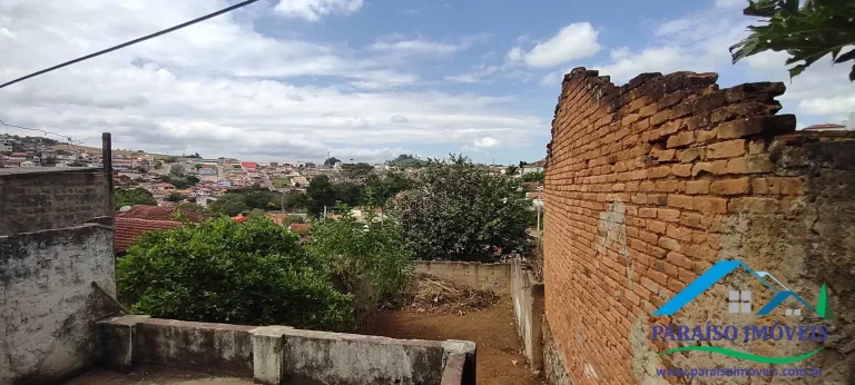 Imagem Ótima oportunidade: casa com 2 quartos no centro de Paraisópolis MG