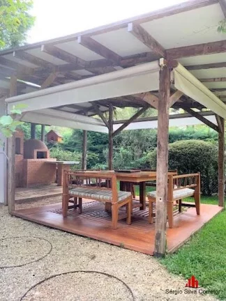 Imagem Casa a Venda com 03 Suítes, por 2.500.000,00 em Vila Inglesa.