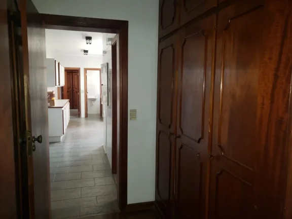 Imagem Excelente apartamento de alto padrão com 1 pavimento e 1 unidade por andar com 282,20m² area util ...