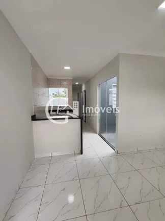 Imagem Casa à venda em Campo Grande-MS, no bairro Jardim Noroeste. Com 2 quartos, 1 suíte, sala, 2 vagas de garagem e 66,00 m² de área. Aproveite!