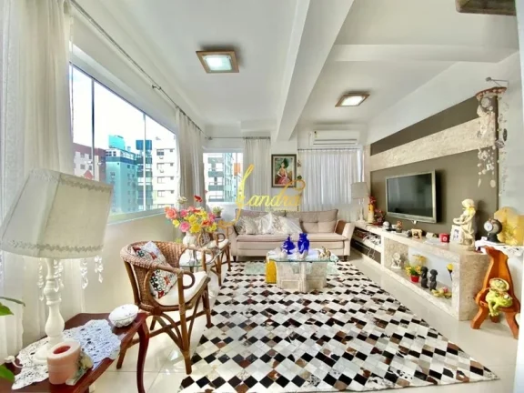 Imagem Apartamento com vista parcial na avenida a 50m do mar