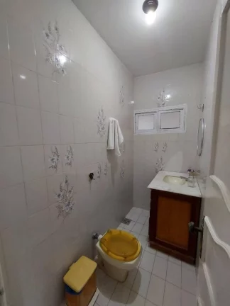Imagem Casa à venda na Coroa do Meio - 3 suítes, 340m², 4 vagas de garagem!