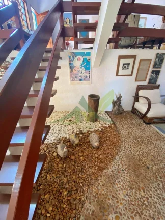 Imagem Casa Espaçosa e Aconchegante à Venda no Bairro Loanda, Atibaia/SP