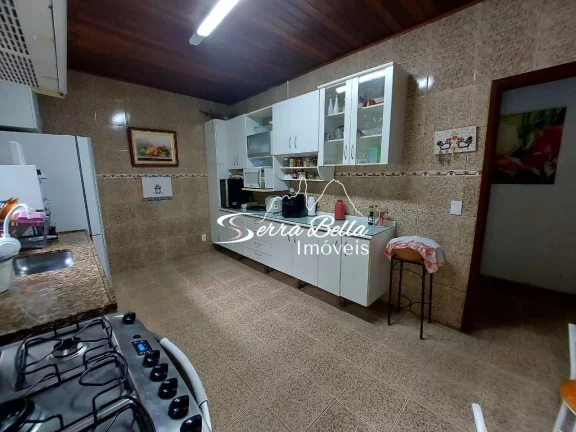 Imagem Casa com 3 dormitórios à venda, 160 m² por R$ 950.000,00 - Albuquerque - Teresópolis/RJ
