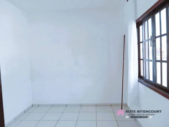 Imagem Excelente Casa em Alvenaria no Bairro Salinas- Balneário Barra do Sul-SC