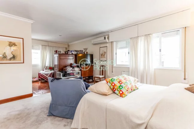 Imagem Linda cobertura triplex em rua super procurada do bairro. São 391m2 com 4 dormitórios ( 1 suíte )...