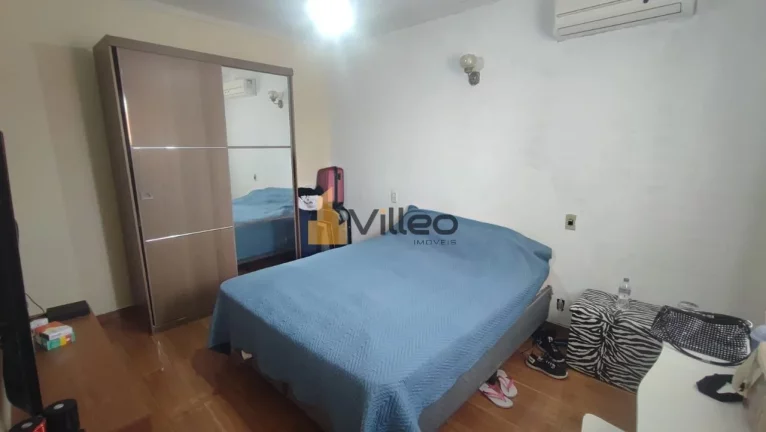 Imagem Descubra esta ampla e aconchegante residência localizada em um dos bairros mais desejados da cidade...