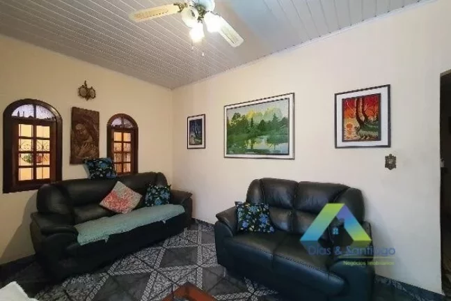 Imagem Casa à venda com 180m², 4 quartos e 2 vagas
