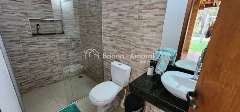 Imagem ChÃ¡cara Ã  venda, em condomÃ­nio, 5 quartos
Linda chÃ¡cara, muito bem cuidada e extremamente agradÃ...