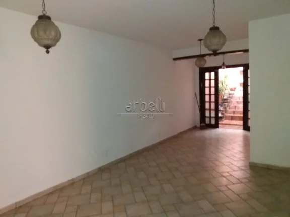 Imagem Casa térrea com 247 metros de área total, 3 dormitórios, 2 banheiros, sala, 1 quarto reversível ...