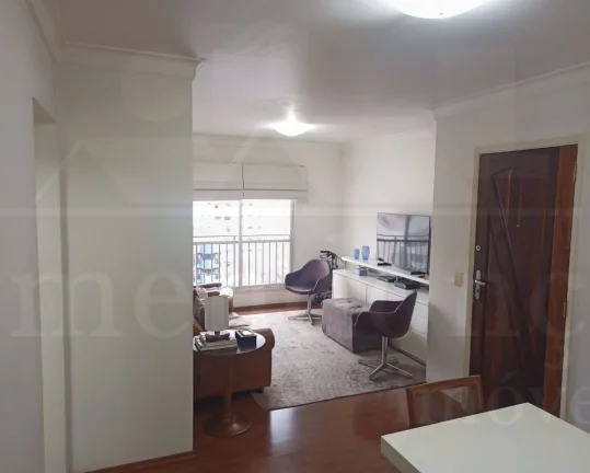 Imagem Apartamento com living para 02 ambientes, piso de tacos, dormitórios com armários, closet, banheir...