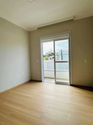 Imagem Casa alto padrão 3 dormitórios sendo 1 suíte e 2 demi-suítes e 2 vagas em Florianópolis/SC