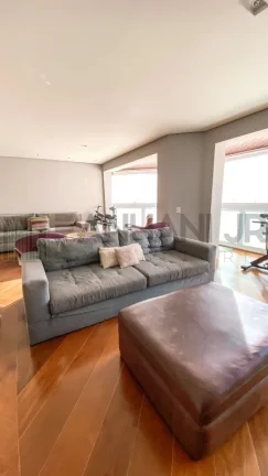 Imagem Apartamento de Luxo no Tatuapé: 3 quartos, 3 suítes, 3 salas, 4 banheiros, 3 vagas de garagem, 224m². Venha conferir!