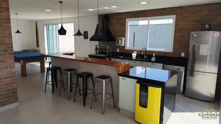 Imagem Casa Térrea à Venda em Condomínio com 4 Quartos e Piscina em Jundiaí/SP