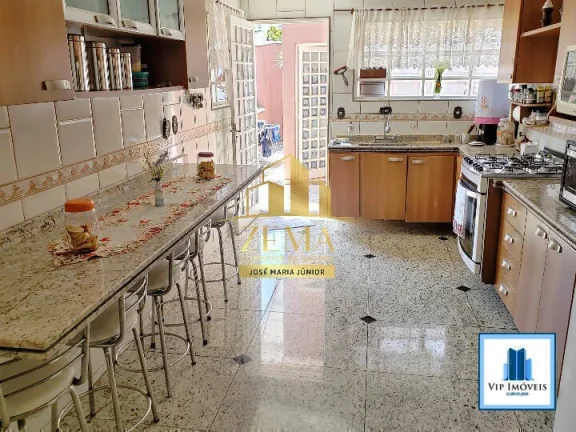 Imagem Sobrado amplo, 390 m2 constr., 03 dorms, Piscina e Belíssimo Espaço Gourmet