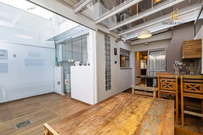 Imagem Sobrado TRIPLEX SEMIMOBILIADO com 4 quartos à venda, 186 m² por R$ 1.300.000,00 - Campina do Siqueira - Curitiba/PR